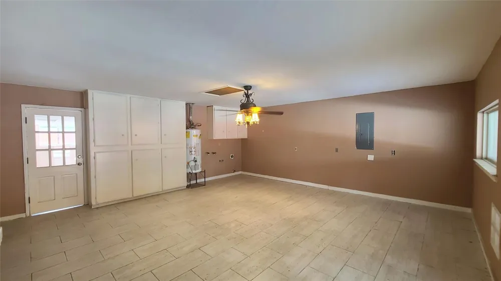 902 Ashford Parkway Houston, TX 77077
