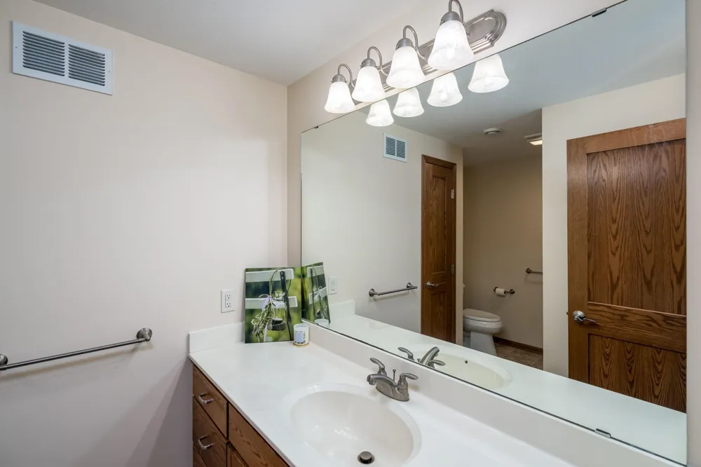 113 Oak Marsh Drive Mankato, MN 56001