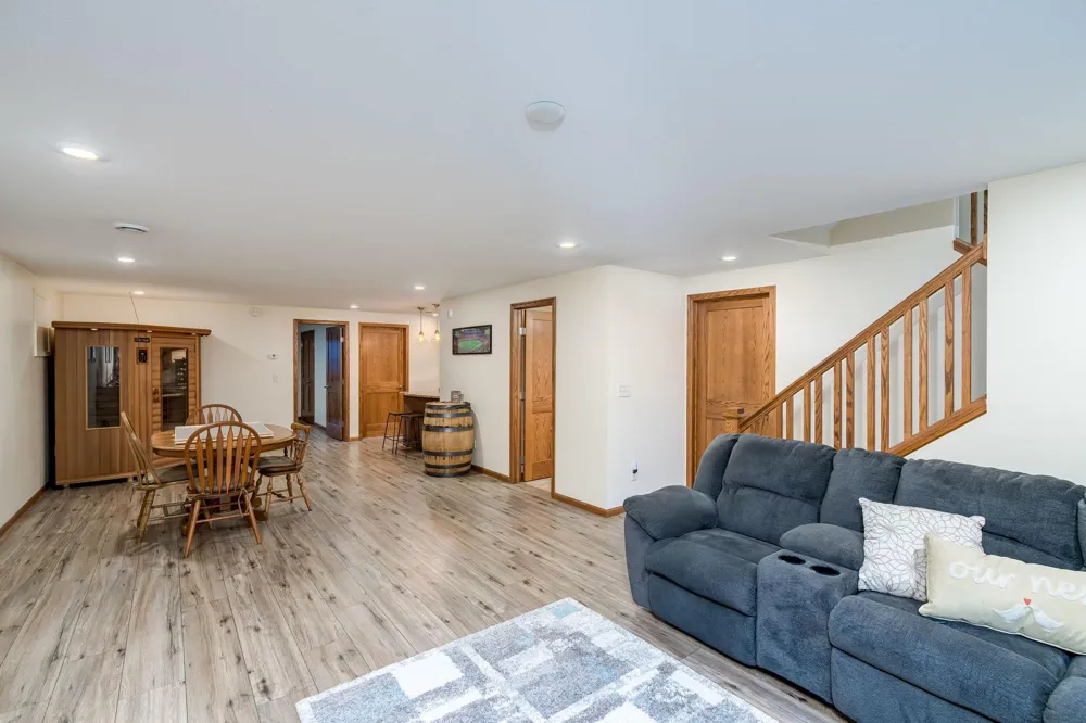 113 Oak Marsh Drive Mankato, MN 56001