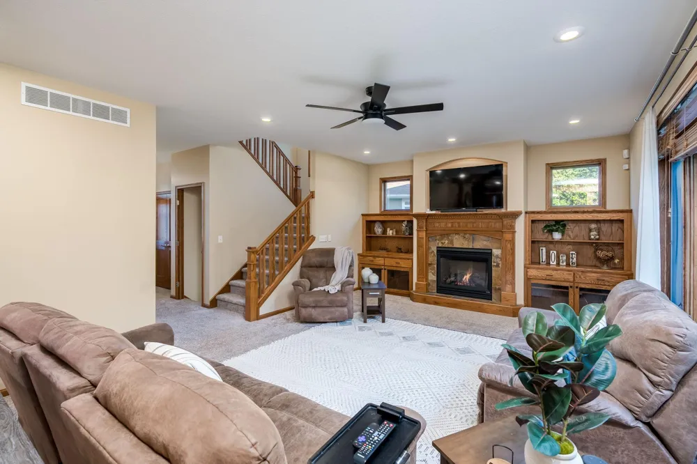 113 Oak Marsh Drive Mankato, MN 56001