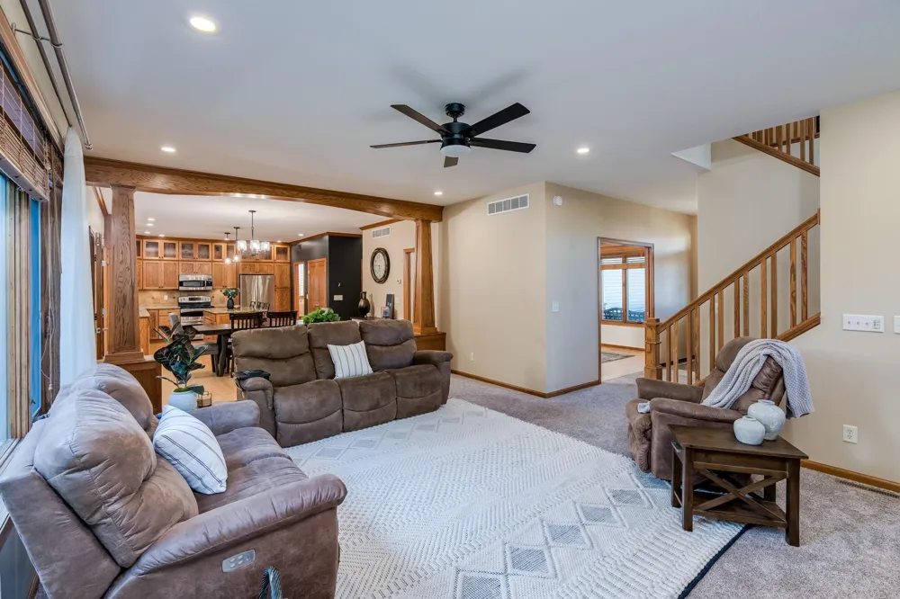 113 Oak Marsh Drive Mankato, MN 56001