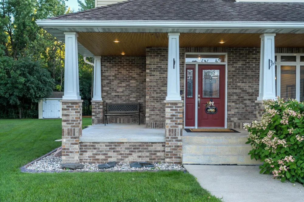 113 Oak Marsh Drive Mankato, MN 56001