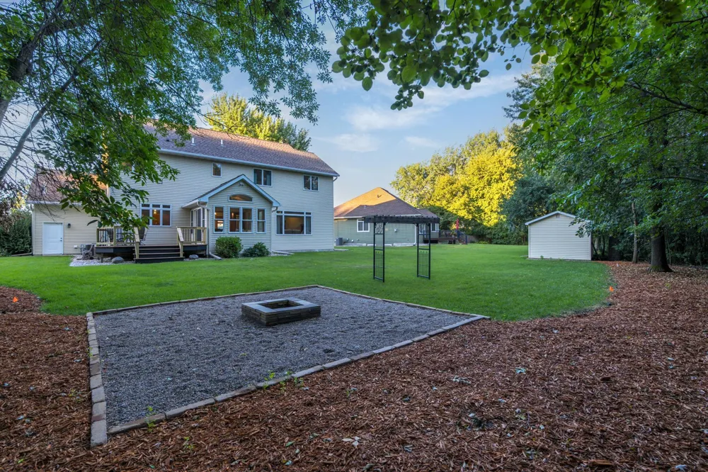 113 Oak Marsh Drive Mankato, MN 56001