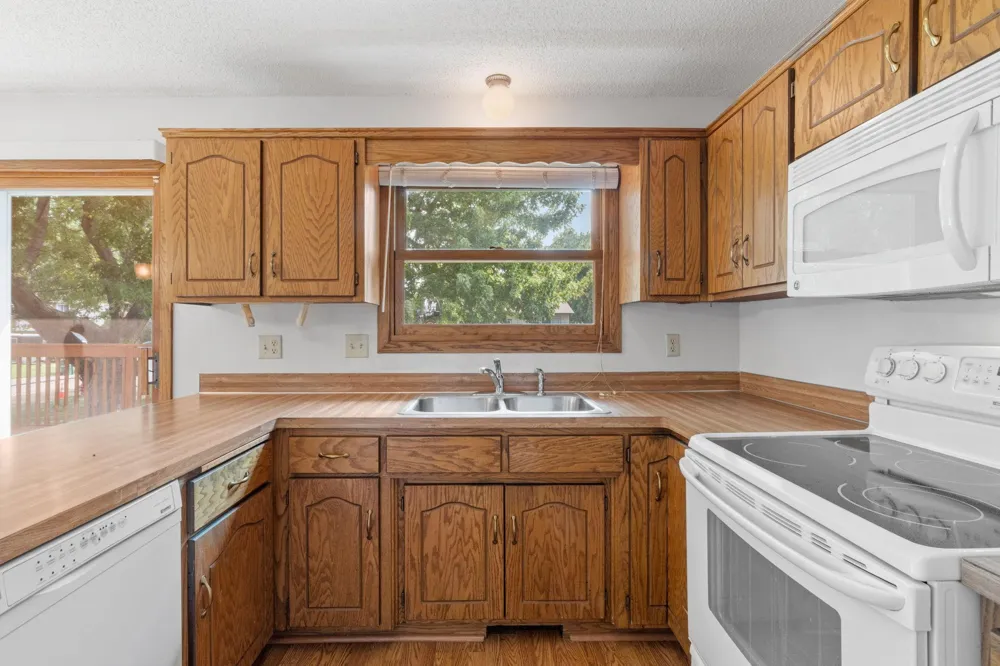 3501 84th Circle Brooklyn Park, MN 55443