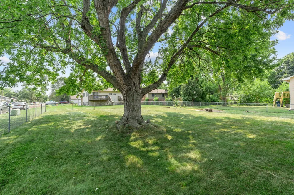 3501 84th Circle Brooklyn Park, MN 55443