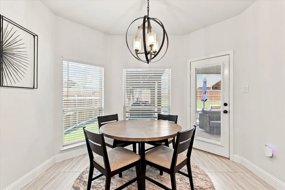 1863 Silver Birch Road Waxahachie, TX 75165