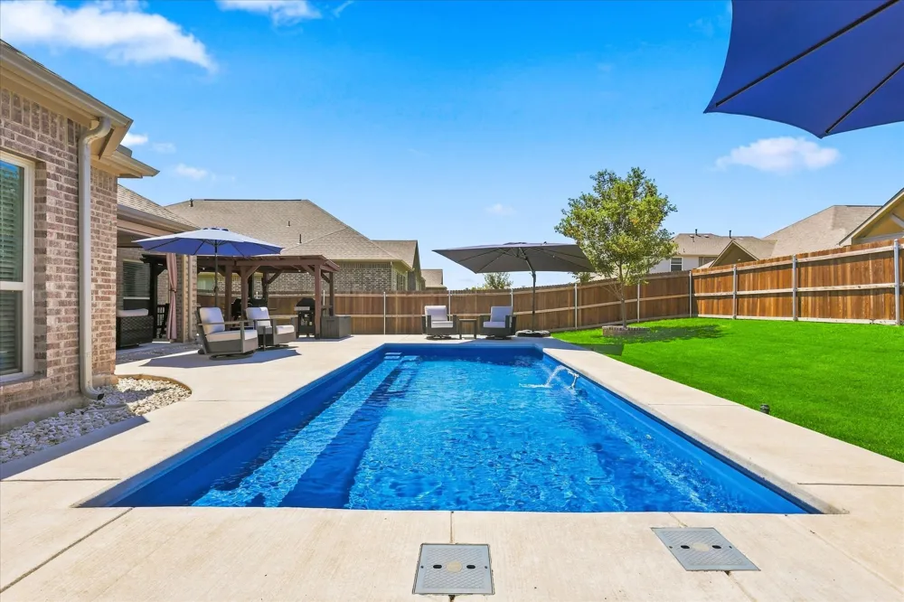 1863 Silver Birch Road Waxahachie, TX 75165