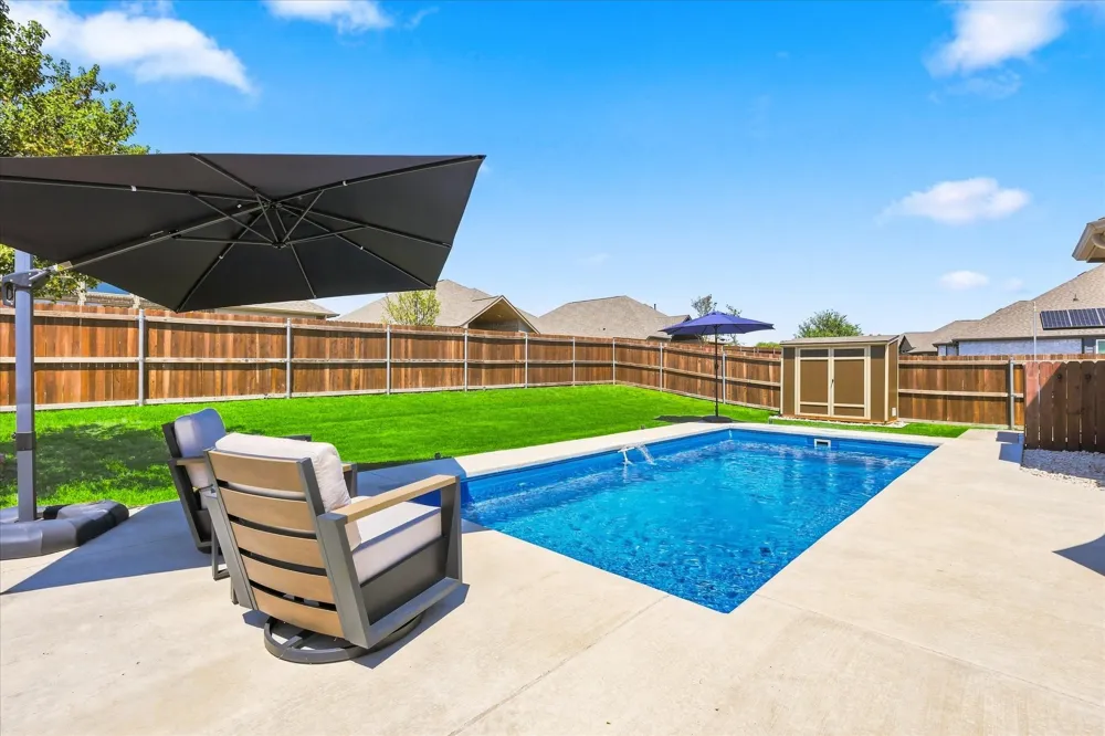 1863 Silver Birch Road Waxahachie, TX 75165