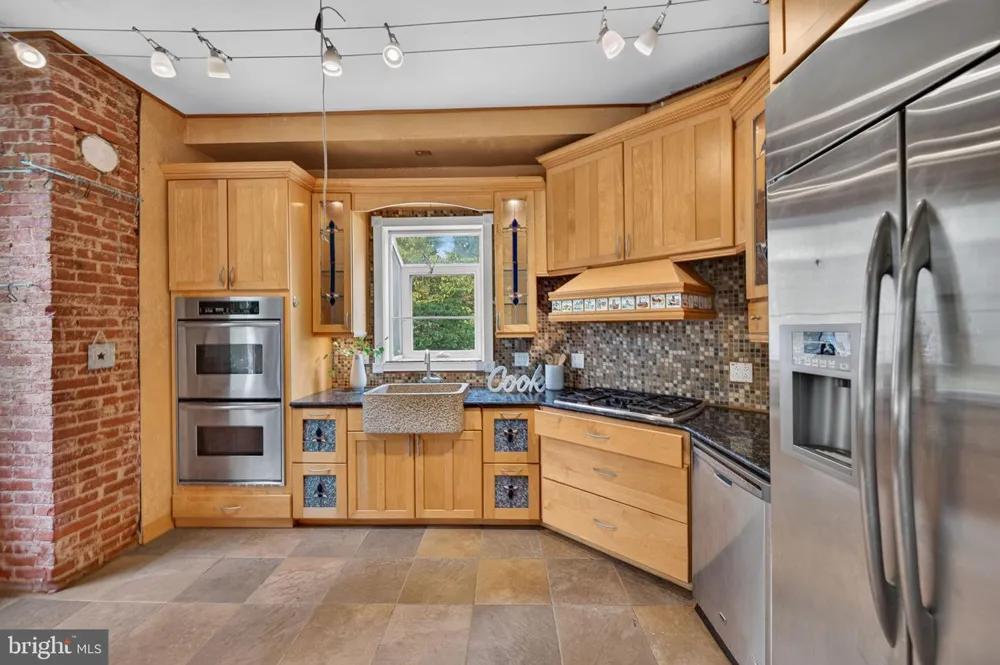 4806 BUTLER ROAD Glyndon, MD 21071