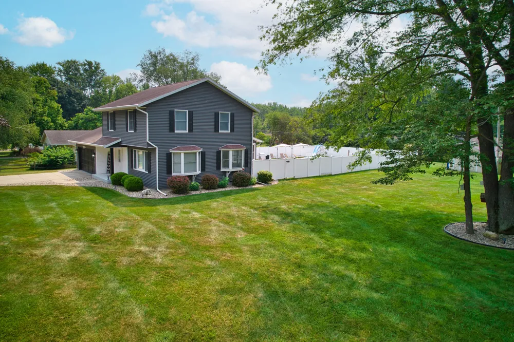 1506 Lykins Lane Niles, MI 49120