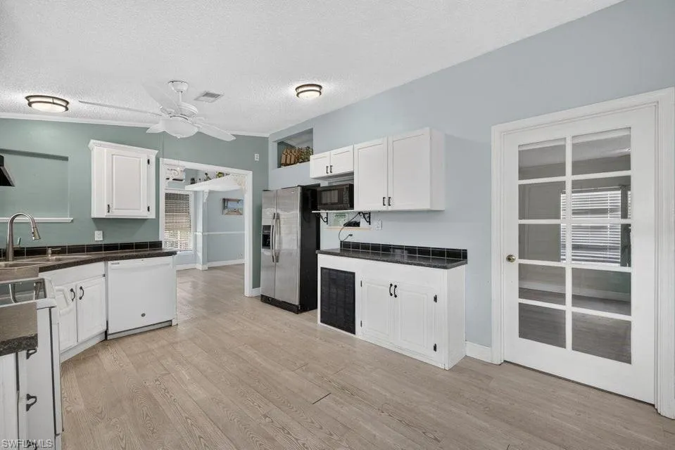 656 Palm Avenue Goodland, FL 34140