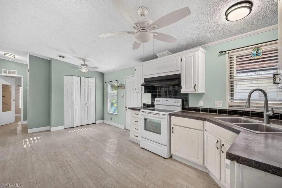 656 Palm Avenue Goodland, FL 34140
