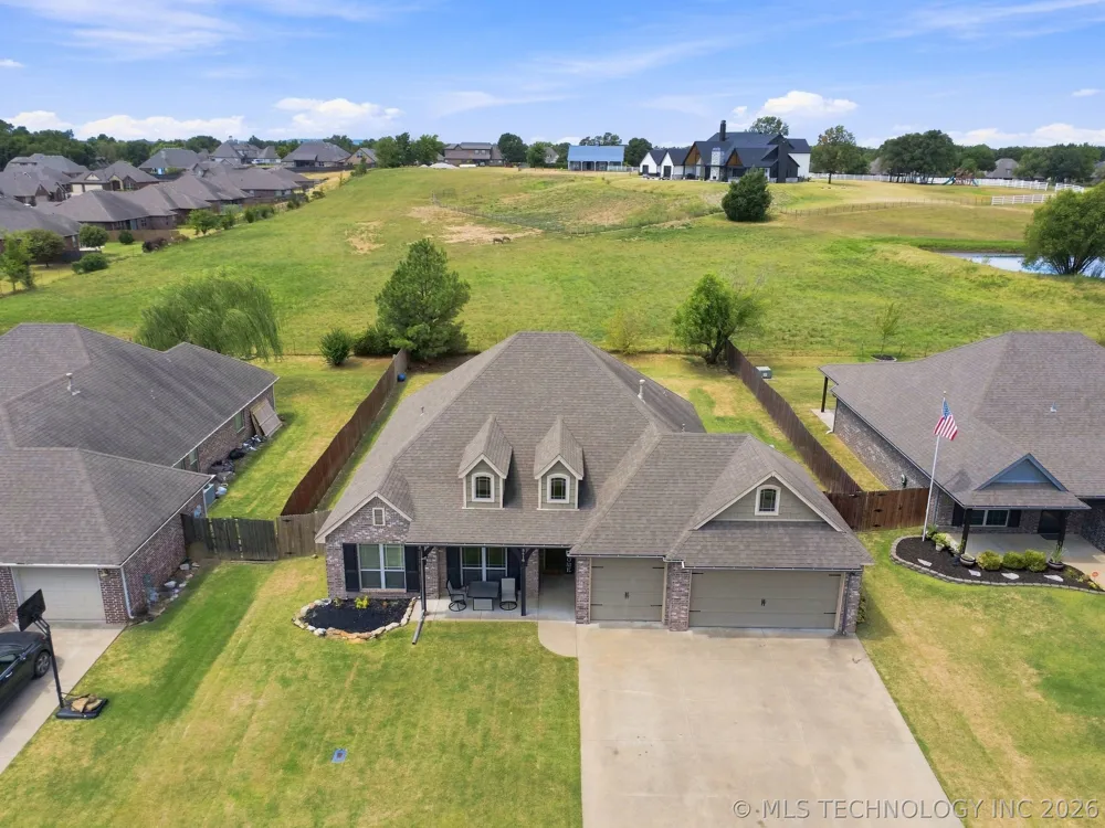 8416 76 EastAvenue Owasso, OK 74055
