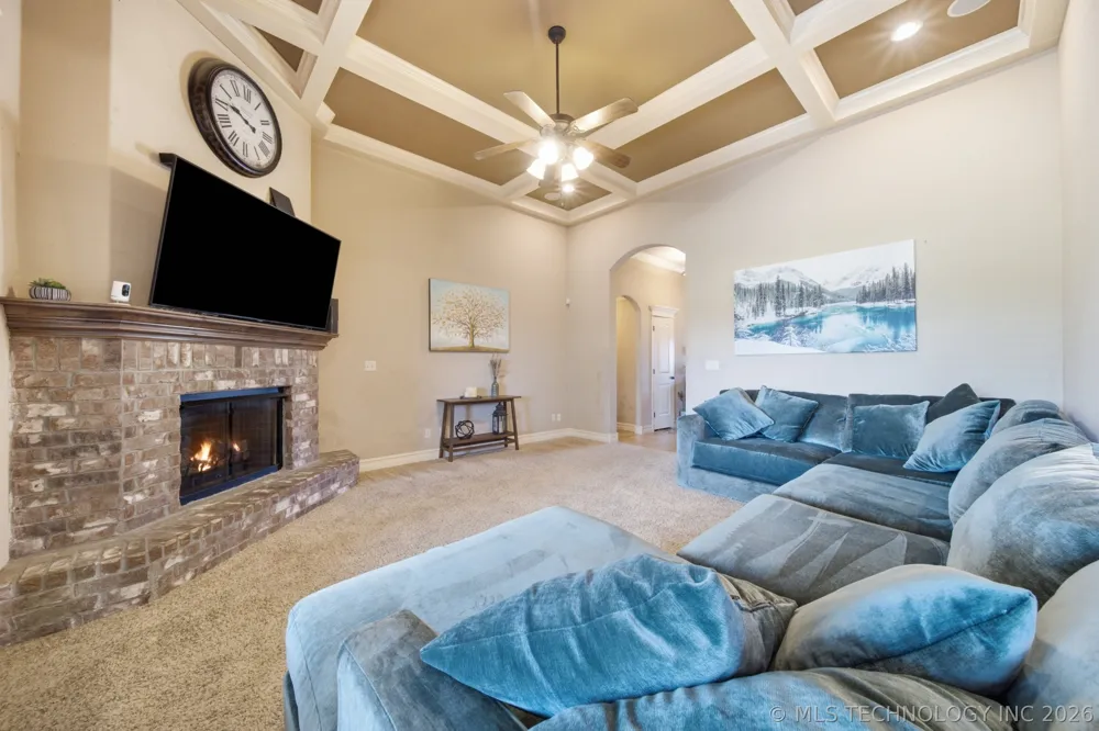 8416 76 EastAvenue Owasso, OK 74055