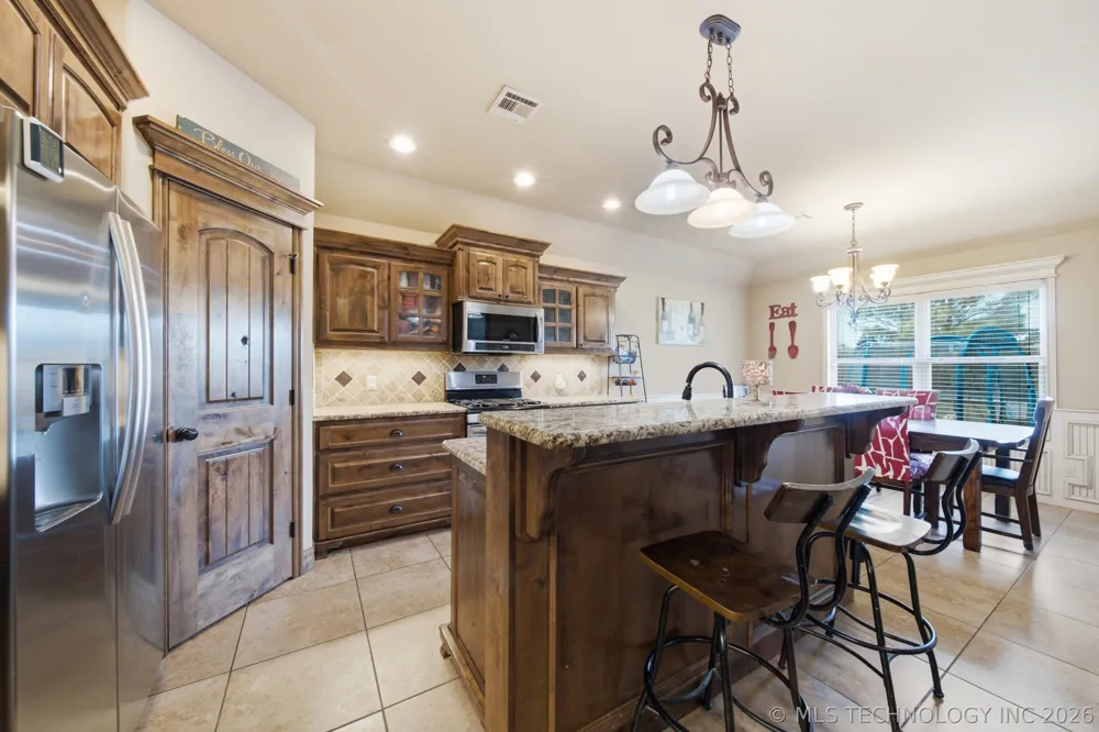 8416 76 EastAvenue Owasso, OK 74055