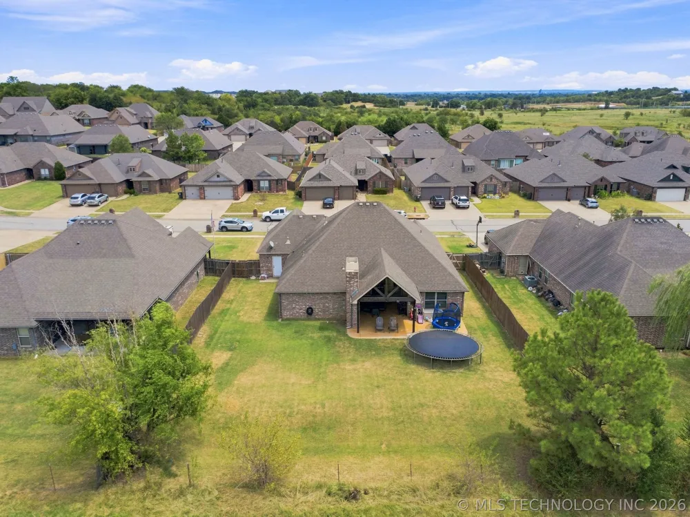 8416 76 EastAvenue Owasso, OK 74055