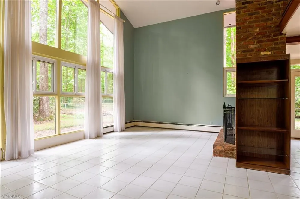 219 Buttercup Drive Jamestown, NC 27282
