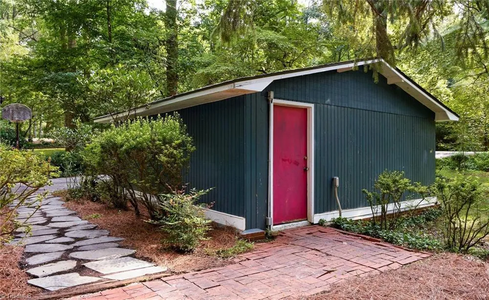 219 Buttercup Drive Jamestown, NC 27282
