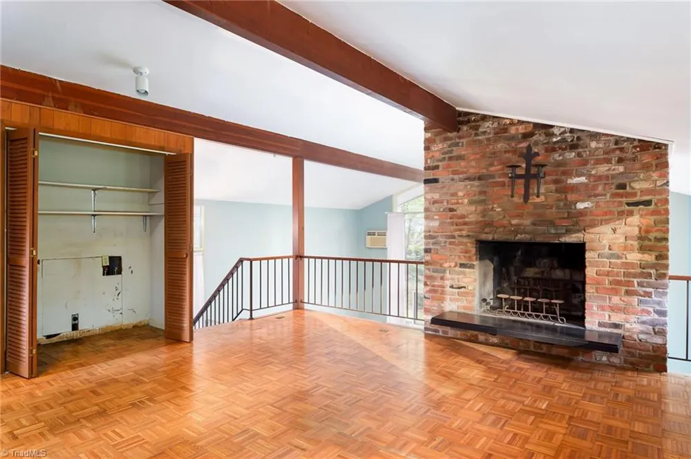 219 Buttercup Drive Jamestown, NC 27282