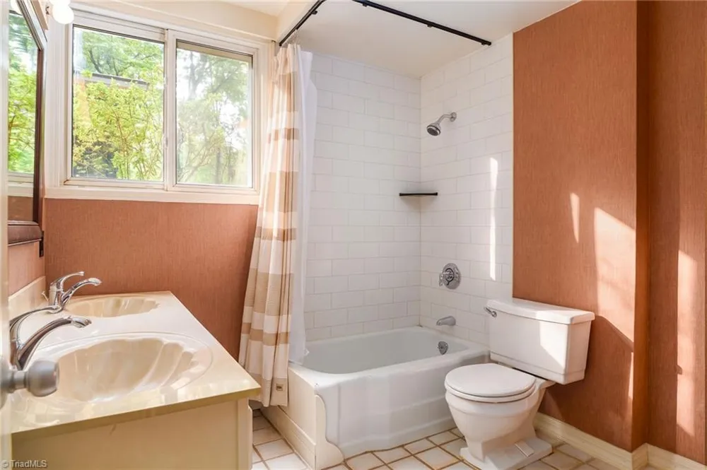 219 Buttercup Drive Jamestown, NC 27282