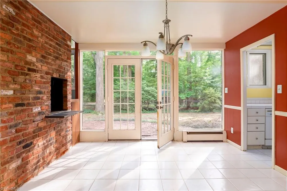 219 Buttercup Drive Jamestown, NC 27282