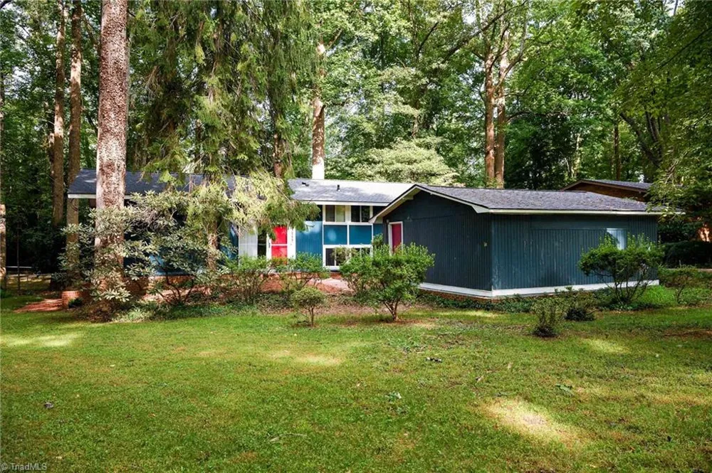 219 Buttercup Drive Jamestown, NC 27282