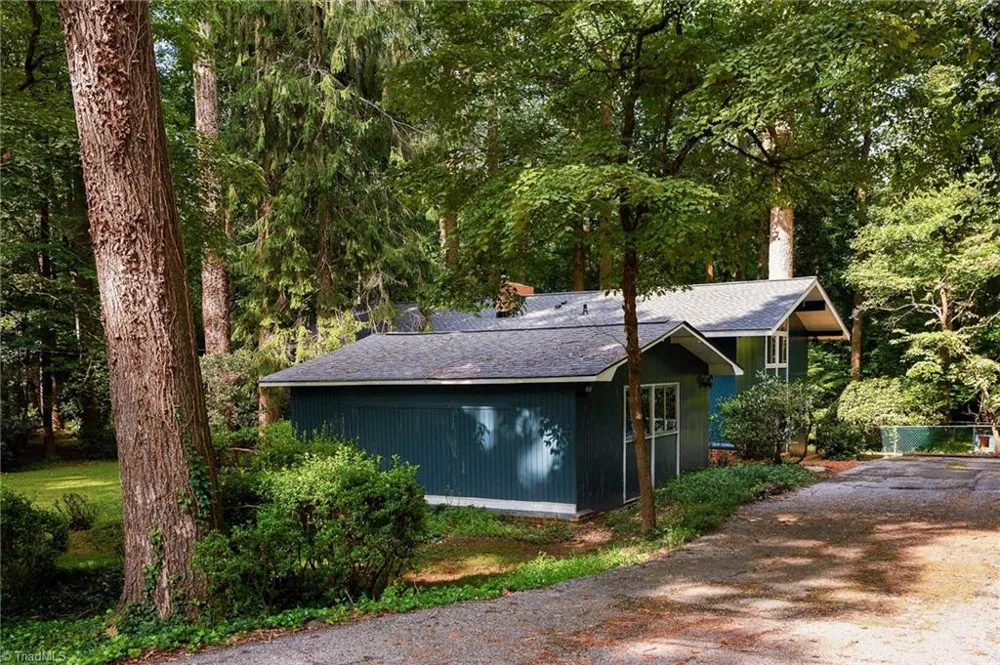 219 Buttercup Drive Jamestown, NC 27282