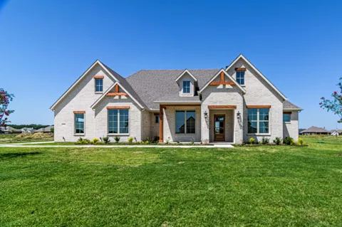 5916 E Sky Hawk Trail