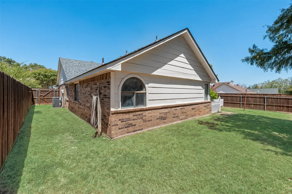 3305 Fairview Drive Corinth, TX 76210