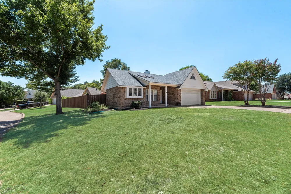 3305 Fairview Drive Corinth, TX 76210