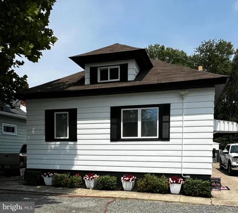4 BLACKS TERRACE