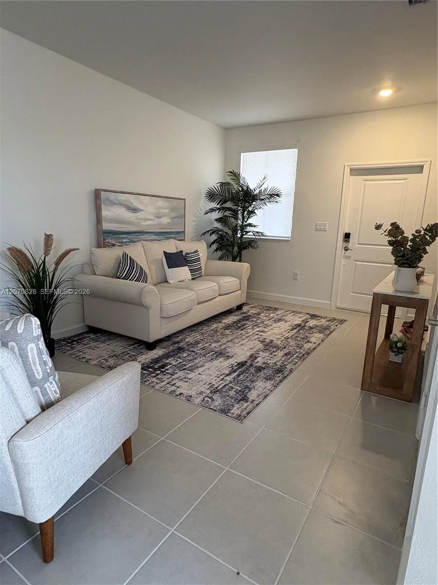 2409 SE 28th St Homestead, FL 33035