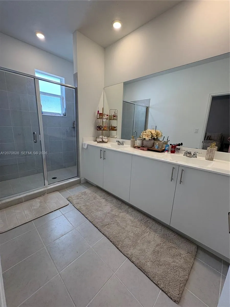 2409 SE 28th St Homestead, FL 33035