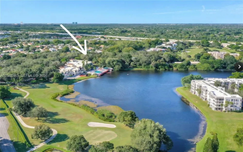9230 Lagoon Pl #310 Davie, FL 33324