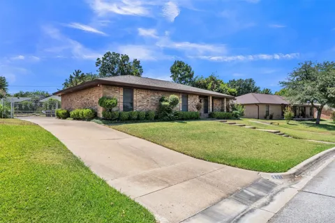 6808 Winchester Court