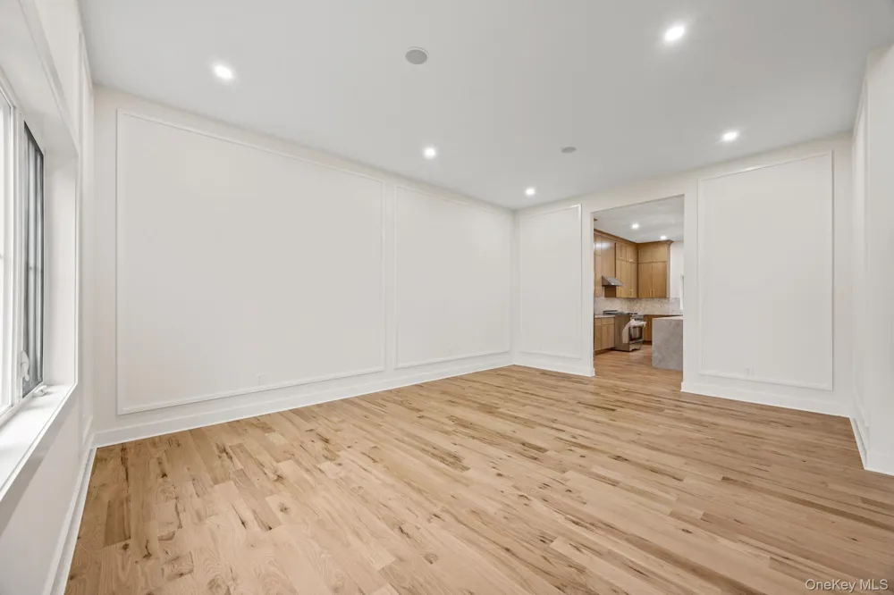 16 S Montgomery Avenue Bay Shore, NY 11706
