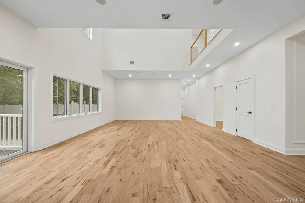 16 S Montgomery Avenue Bay Shore, NY 11706