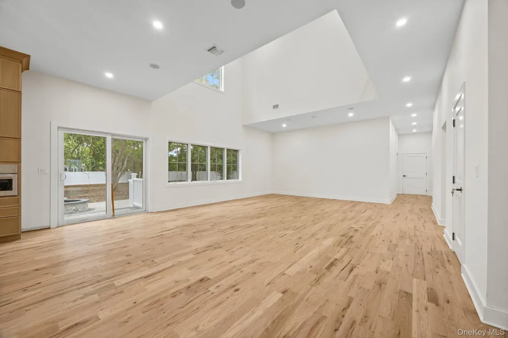 16 S Montgomery Avenue Bay Shore, NY 11706