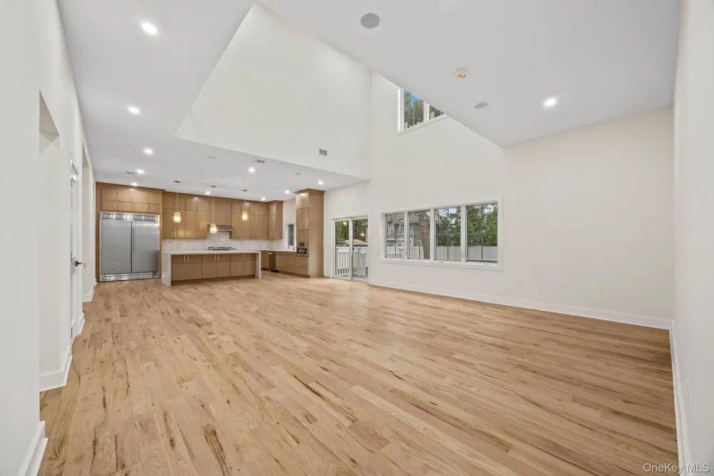 16 S Montgomery Avenue Bay Shore, NY 11706