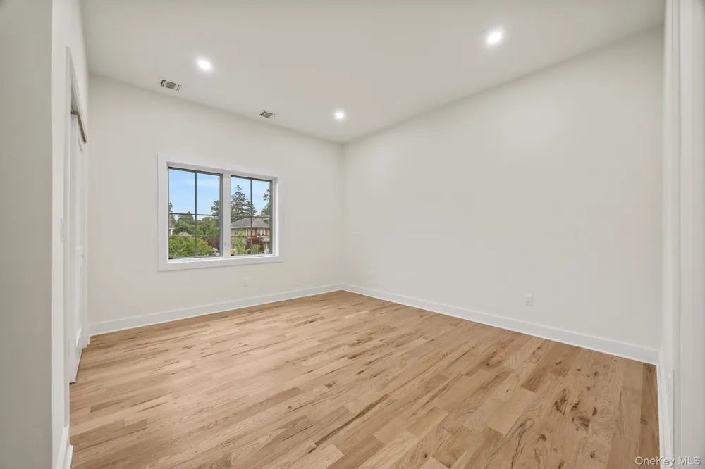 16 S Montgomery Avenue Bay Shore, NY 11706