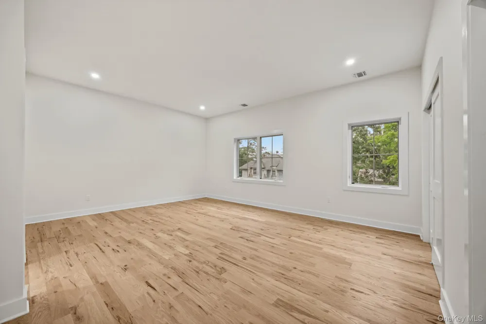 16 S Montgomery Avenue Bay Shore, NY 11706
