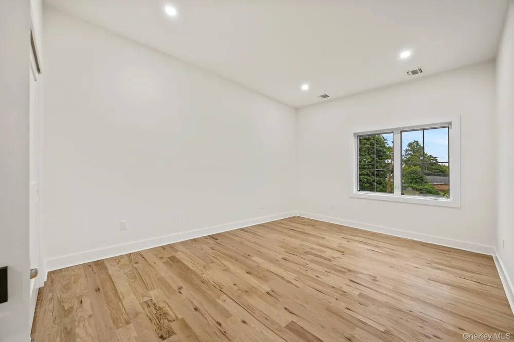 16 S Montgomery Avenue Bay Shore, NY 11706