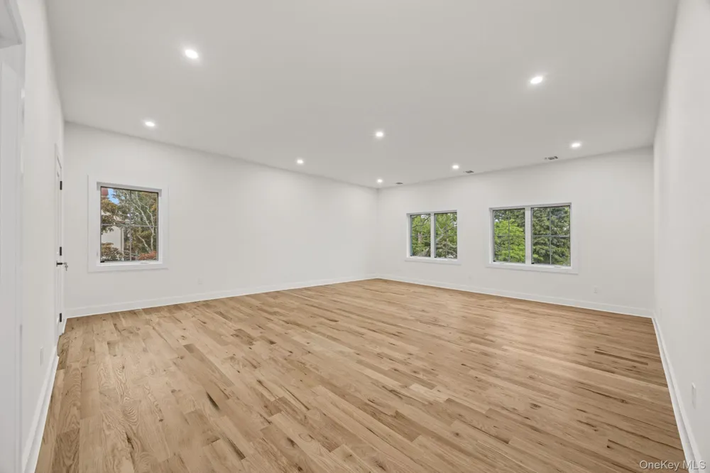 16 S Montgomery Avenue Bay Shore, NY 11706