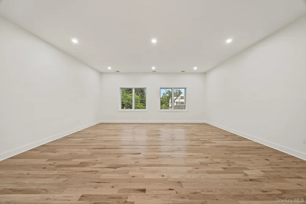 16 S Montgomery Avenue Bay Shore, NY 11706