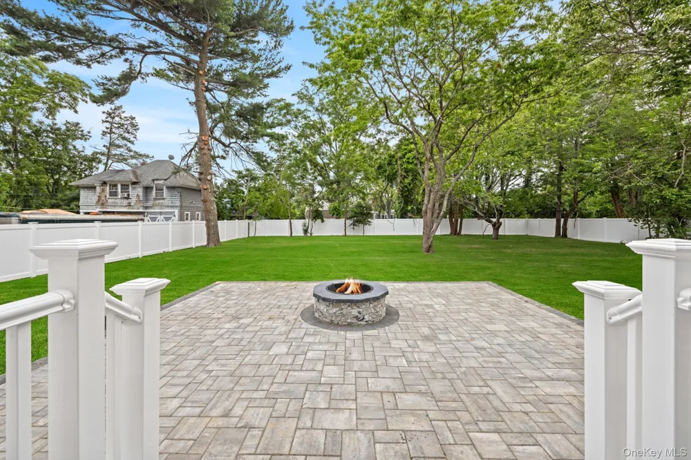 16 S Montgomery Avenue Bay Shore, NY 11706