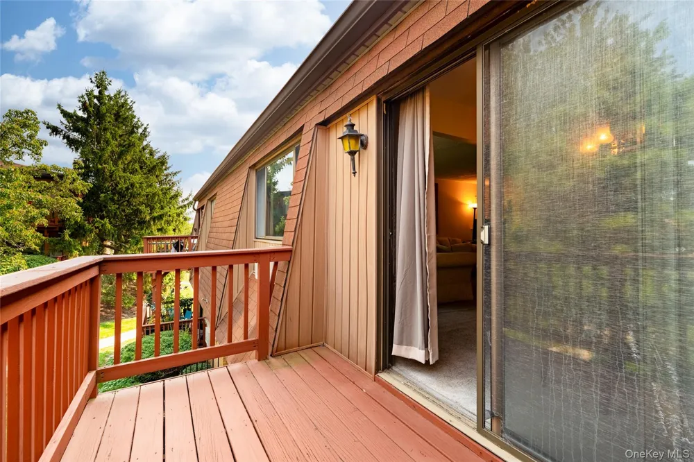 24 Richard Court Pomona, NY 10970