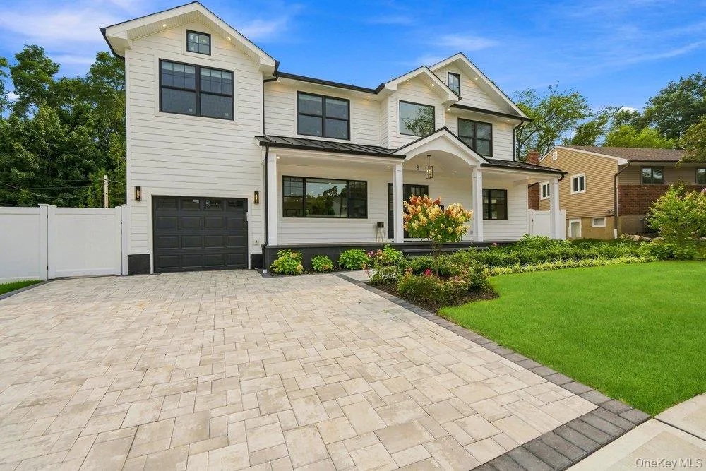 8 Allison Drive Old Bethpage, NY 11804