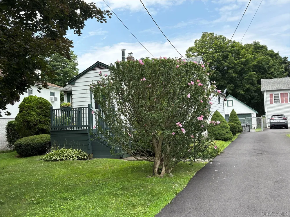 17 Sheridan Avenue Sloatsburg, NY 10974