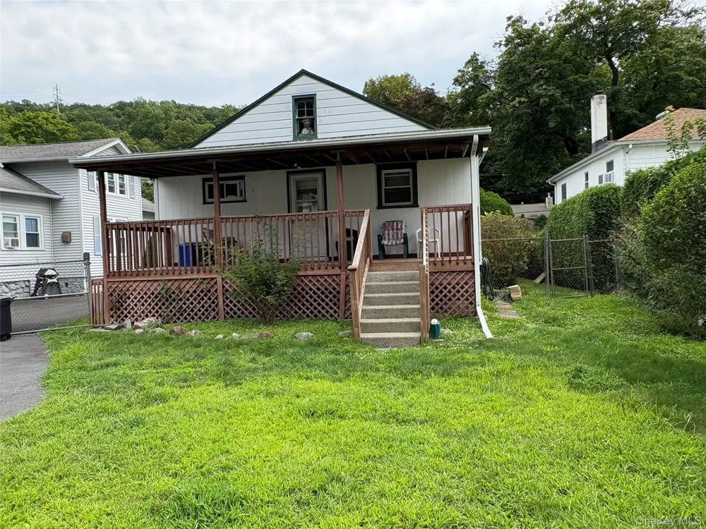 17 Sheridan Avenue Sloatsburg, NY 10974