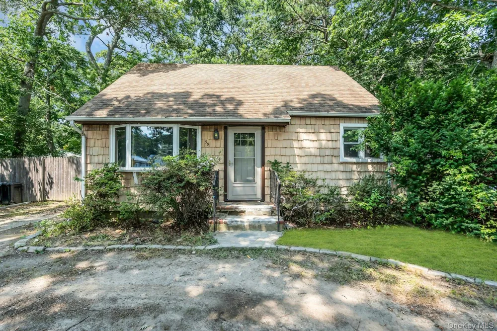 59 Probst Drive Shirley, NY 11967